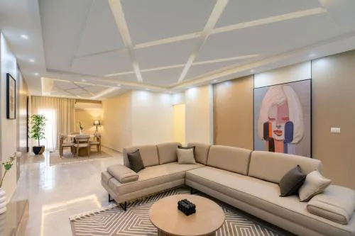 Luxury 3BR 247 Front Desk & Security