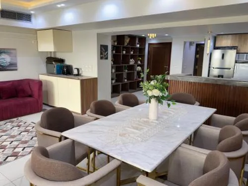 Luxury 3BR Apartment - Nile & Pyramids View - Pool & Balcony