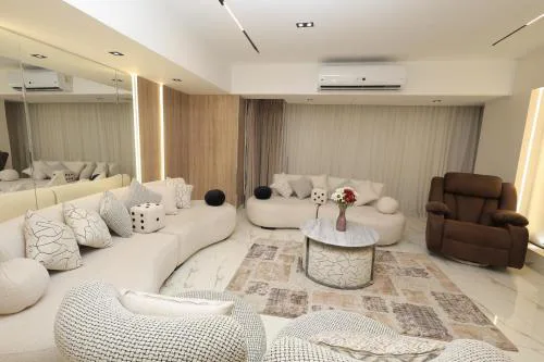 Luxury 3BR Modern with Nile View from All Rooms