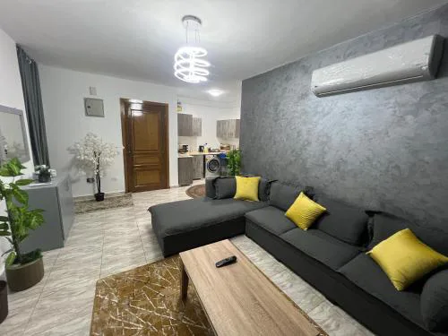 Luxury apartment Downtown Cairo (Amazing, Central)