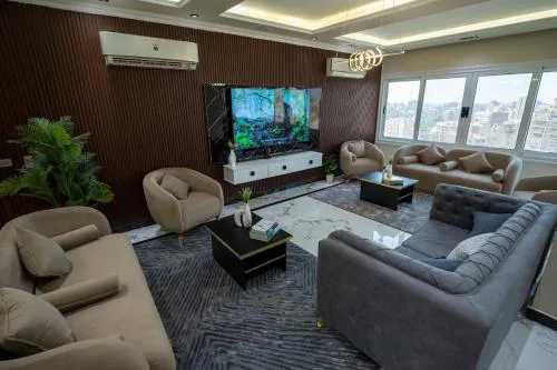 Luxury Apt with Stunning View