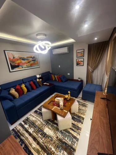 Luxury flat near airport شقة فاخرة بالقرب من المطار و الرحاب