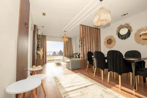 Luxury Flat Pyramidsview