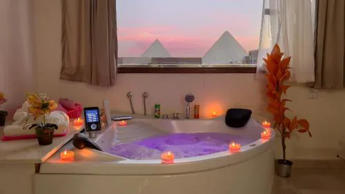 Luxury Giza pyramids view & jacuzzi