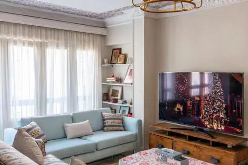 Maadi Suker Khan Stylish Vintage Apartment