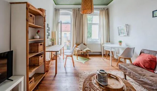 Modern 2 Room Apartment in Downtown