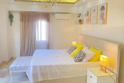 Modern 3BD in the middle of fifth settlement for families only