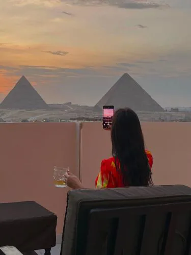 MOON Pyramids View Rooftop apartment