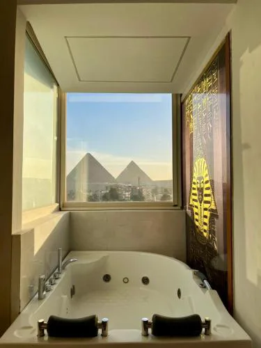 Nefertiti Royal Hotel
