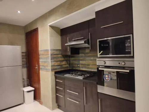 Newly refurbished 3 bed apartment