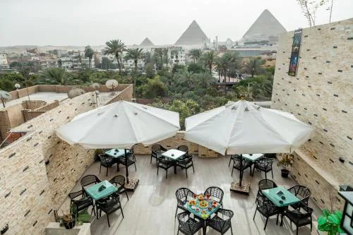 Night Pyramids Inn Hotel