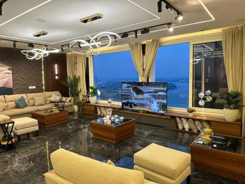 Nile and pyramid view modern and stylish apartment