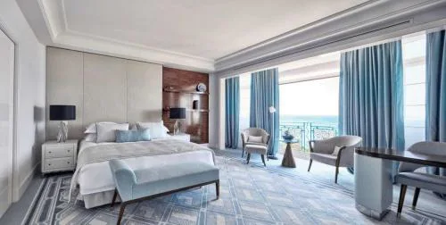 Oscar Apartments