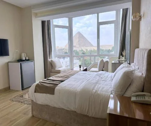 Pyramids Giza inn