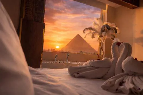 pyramids palace view
