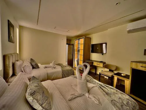 Rihana Pyramids Inn
