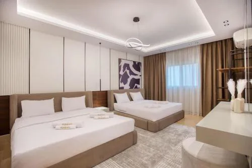 Signature Stays Artistic Modern Apt