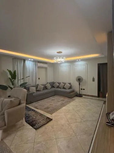 Spacious 2 bedroom Apartment Secure Tower Parking
