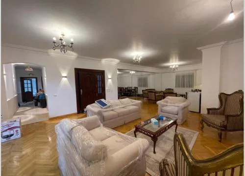 Spacious apartment, main street
