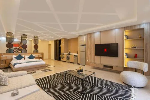 Studio - King Bed - Near AUC - All-Day Security & Reception