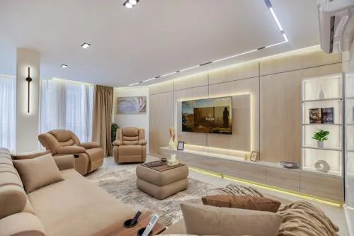 Stylish 3BR Central Stay Near Airport