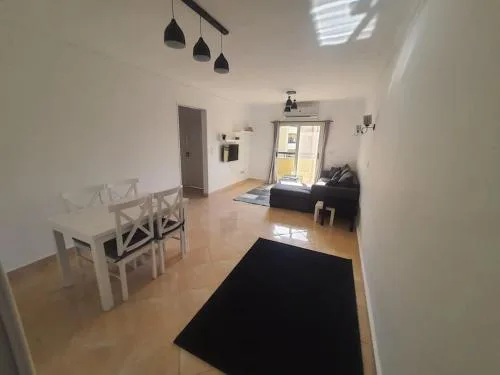 Stylish and luxurious apartment 2