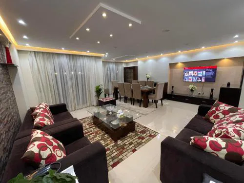 Superb & comfy 3BDR apartment with outstanding view شقة فندقية فاخرة فيو رائع للمطار