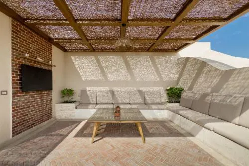 The 1BDR Rustic Rooftop w Wow Outdoor Terrace