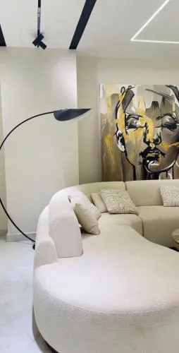 Three bedroom apartment with a distinctive design- شقه بتصميم مميز