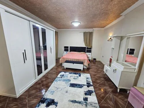 Two Flats Full Course Overlooking the Pyramid