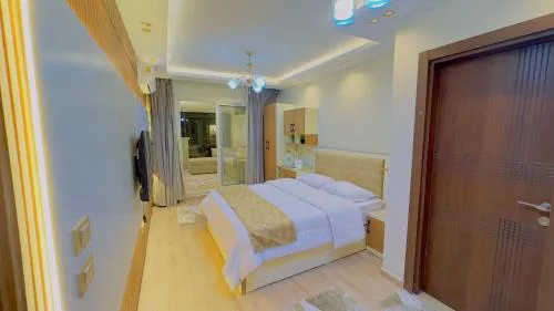 Ultra Luxury 3BR with Pools ,Sports ,Dining in Gated compound, Close to all sites