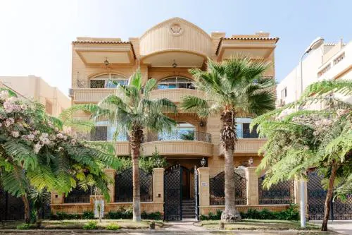Villa Maple by Elegant Hospitality near CFC Mall