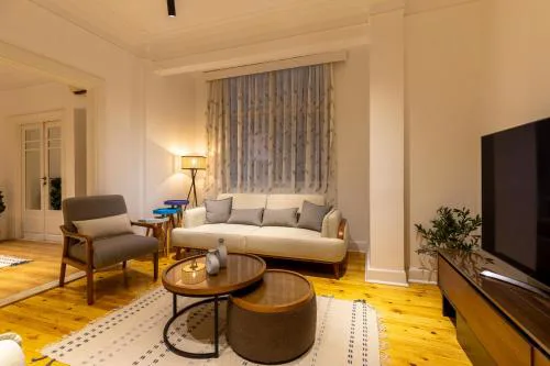Zamalek Apartment Stylish Top-notch 2BR - Apt11