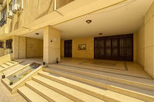 1402 · 2 BR entire apartment