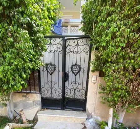 Apartment in Sheikh Zayed