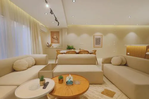 Apartment in Sheikh Zayed City