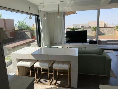 Boutique studio retreat but No unmarried couples allowed