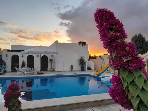 Encanto getaway - Families & couples only