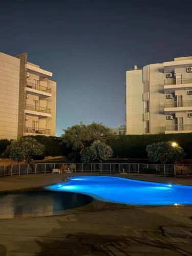 luxury 3Bed rooms apartment in shiekh zayed city