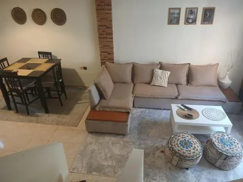 Mininvilla with a backyard & near Sphinx airport