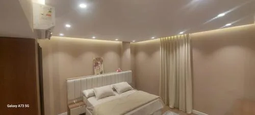Modern 2BR in Sheikh Zayed - Prime Location