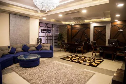 فيلات Qrm Travel علي المحور واركان بلازا الشيخ زايد و المهندسين