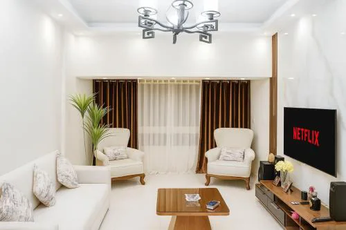 Zayed Gem Fast WiFi 3BR Near Grand Egyptian Museum