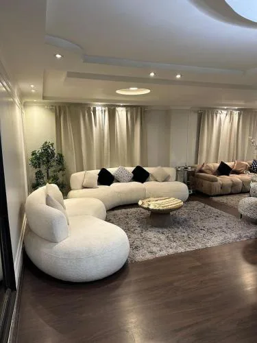 Classy and Cozy, El Mohandesin