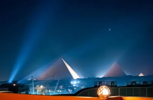 Grand Pyramids In
