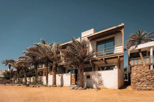 First line chalet with panoramic sea view balcony