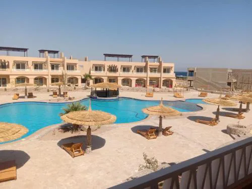 ناديرا دهب
