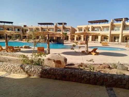 كمبوند ناديرا دهب بطريق الاجون على البحر