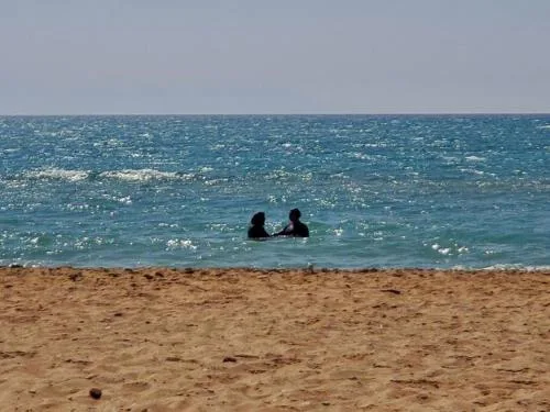 Blue lagoon 2 bed room apartment, AC for rent in ras sidr If you love calm this is for you 2 days minimum FAMILY only please