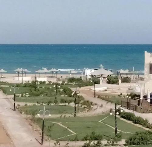 شالية مكيف غرفتين للإيجار في راس سدر قريه بلوا لاجون ليلاتين اقل حجز عائلات فقط من فضلك